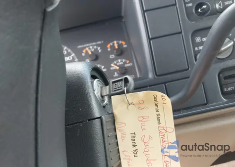 1998 Chevrolet Suburban 1500 z USA, uszkodzony, nr VIN 1GNEC16R5WJ301978